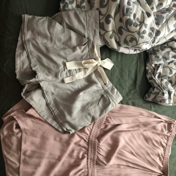 Aritzia Allegra shorts - Picture 2 of 2